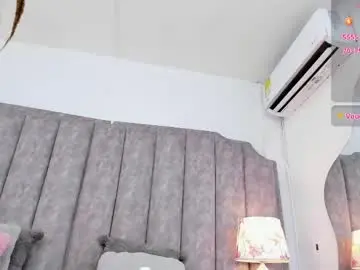 Rubycrox  live sex cam