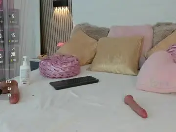 Rubycrox  live sex cam