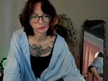 Runaashen  live sex cam