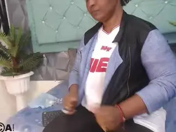 Sheyla__ebony  live sex cam