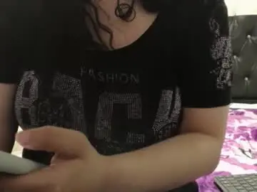 Vivian_walt_  live sex cam