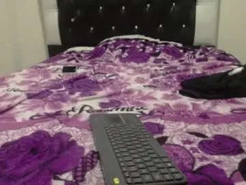 Vivian_walt_  live sex cam