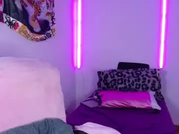 Dollmeow  live sex cam