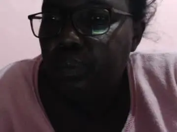 Hornybigtitts  live sex cam