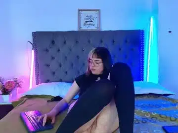 Kitty_skky  live sex cam