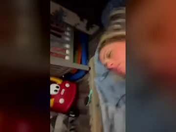 Lizzy1123  live sex cam