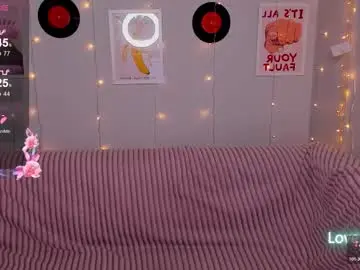 Millibrooks  live sex cam