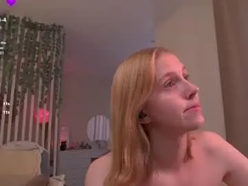 Skyfia  live sex cam