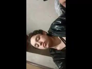 Annieandnik  live sex cam