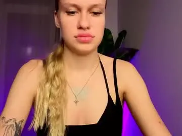 Blondblood  live sex cam