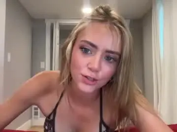 Honeyyy95  live sex cam