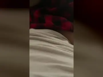Ilenemrtz  live sex cam