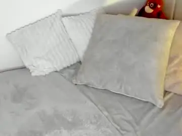 July_correa  live sex cam