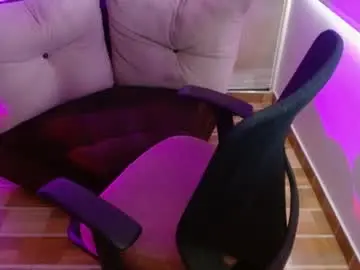 Milfrosalie  live sex cam