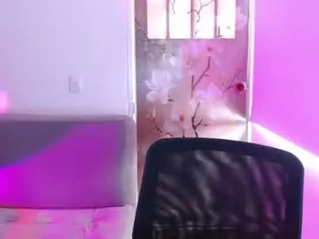 Milfrosalie  live sex cam