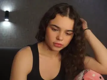 Milyyclaars  live sex cam