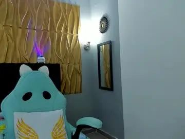 Nanami_owo  live sex cam