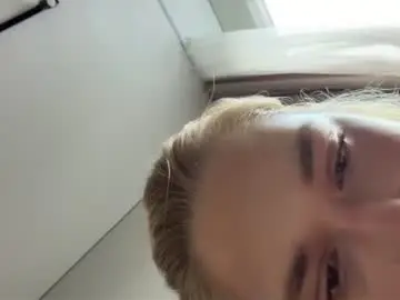 Nevadasummey  live sex cam