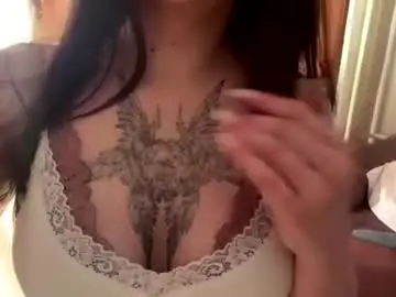 Nikitahandshoe  live sex cam
