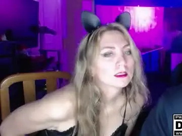 Saruandjay  live sex cam