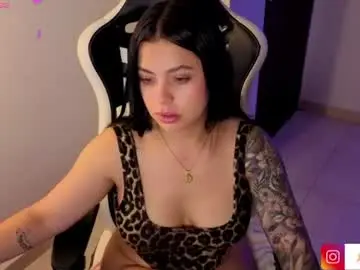 Victoryyy__  live sex cam