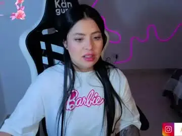 Victoryyy__  live sex cam