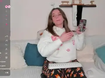 Cutievikki  live sex cam
