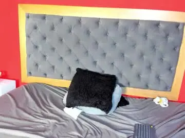 Emiilyhilton  live sex cam