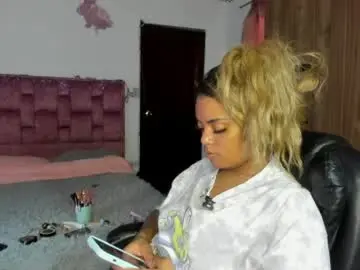 Ladydanniela  live sex cam