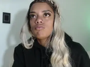 Ladydanniela  live sex cam