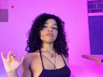 Lucie_petite  live sex cam