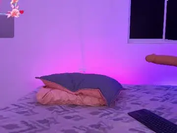 Lucie_petite  live sex cam