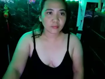 Urhotjen  live sex cam