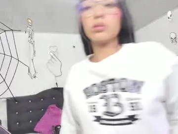 Heisell_tay  live sex cam