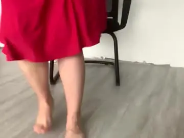 Love_frombelow  live sex cam