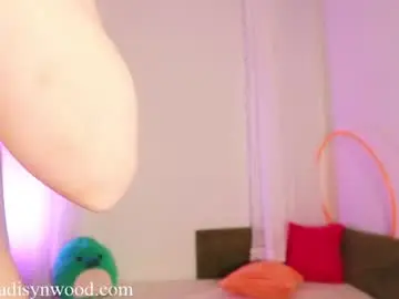 Madisynwood  live sex cam