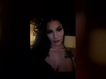 Nayavoss  live sex cam