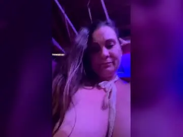 Yourwildestdreams22  live sex cam