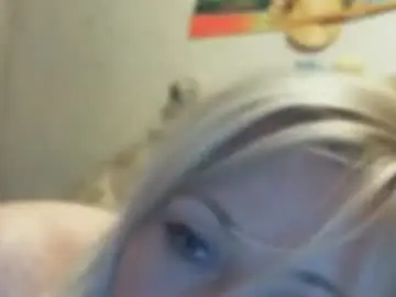 Bigwhiteboobs1984  live sex cam
