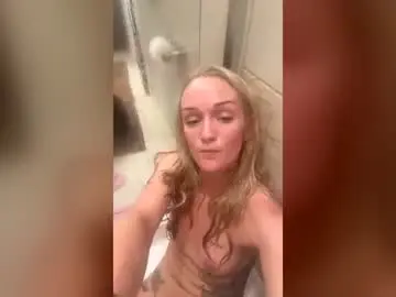 Breezyloveee  live sex cam