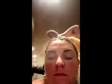 Cumoncourtney  live sex cam