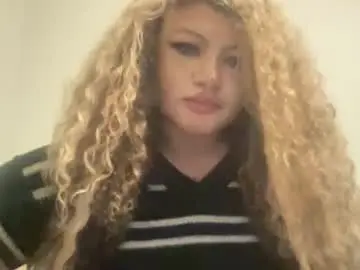 Goddessellie17  live sex cam