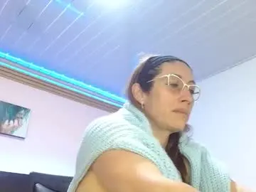 Milahall_x  live sex cam