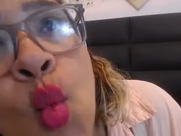 Miss_haanna  live sex cam
