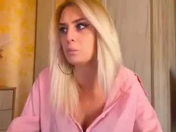 Saundraconsole  live sex cam