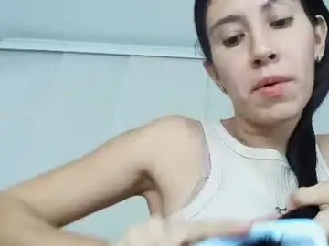 Alix_radaz  live sex cam
