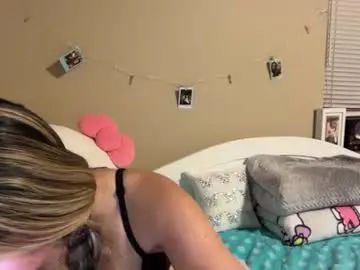 Badbihdani18  live sex cam