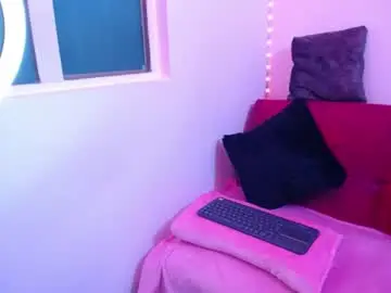 Chloe_moon11  live sex cam