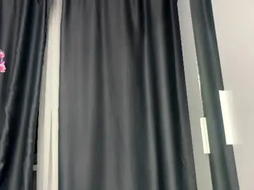 Electrax225  live sex cam