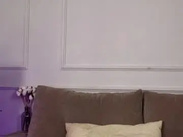 Emiliahronick  live sex cam